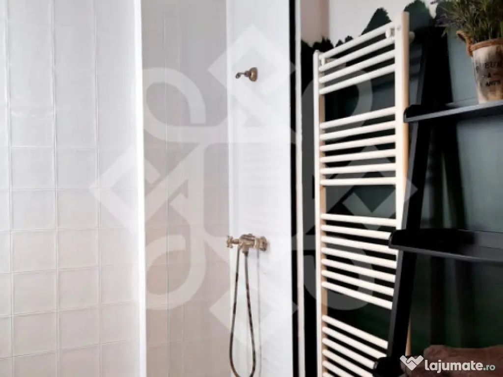 Apartament ultracentral de vanzare, zona Teatrului Oradea 