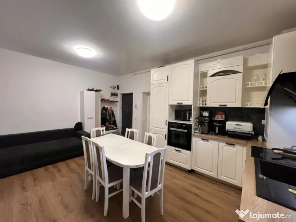 Apartament 3 camere, 53 mp, zona Sasar