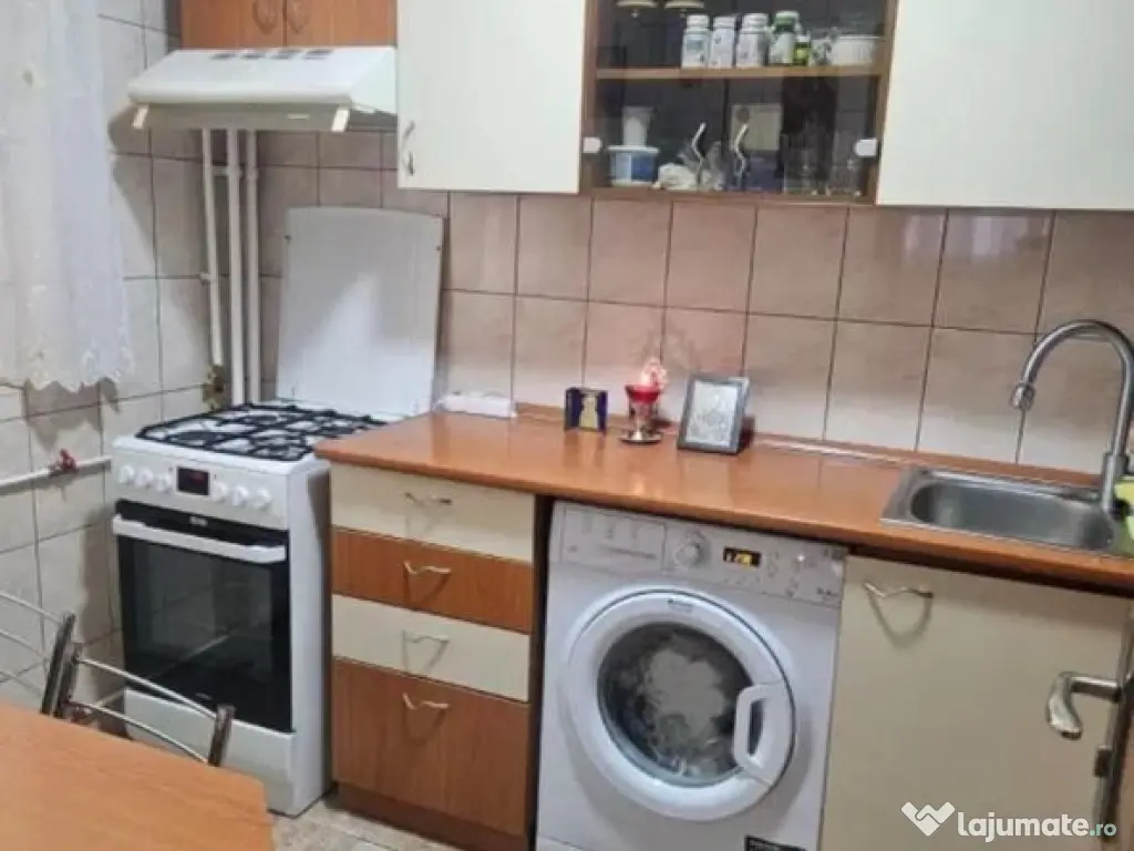 Apartament 3 camere decomandat Bdul Constantin Brancoveanu 