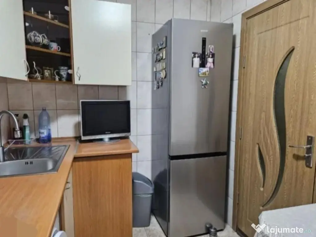 Apartament 3 camere decomandat Bdul Constantin Brancoveanu 