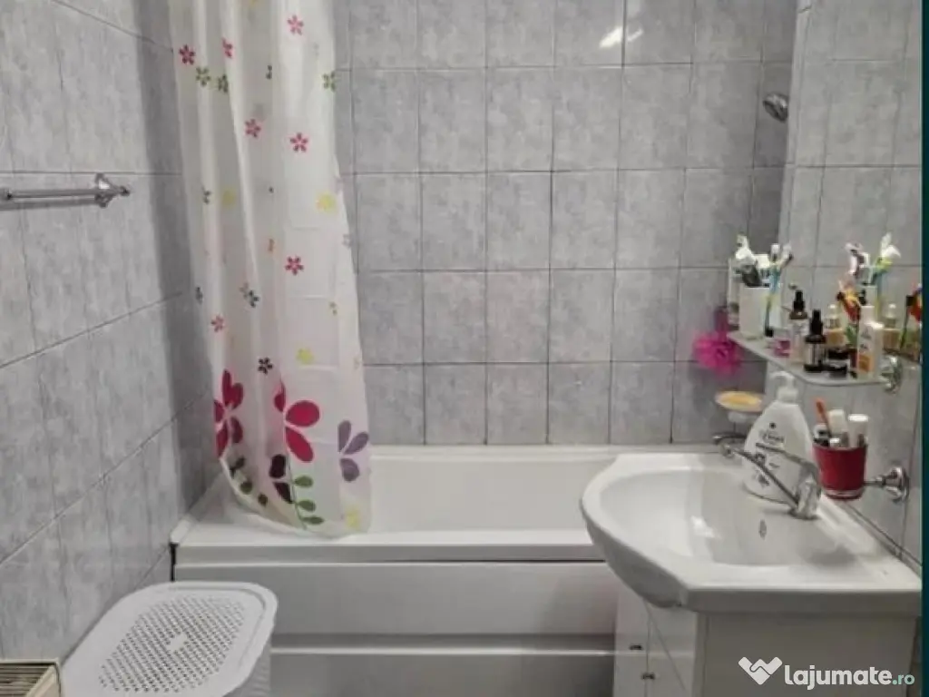 Apartament 3 camere decomandat Bdul Constantin Brancoveanu 