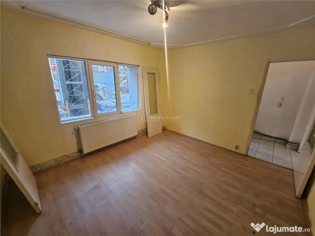 Resita, 2 Cam. Cf. 1, Et. 1, Micro 2 