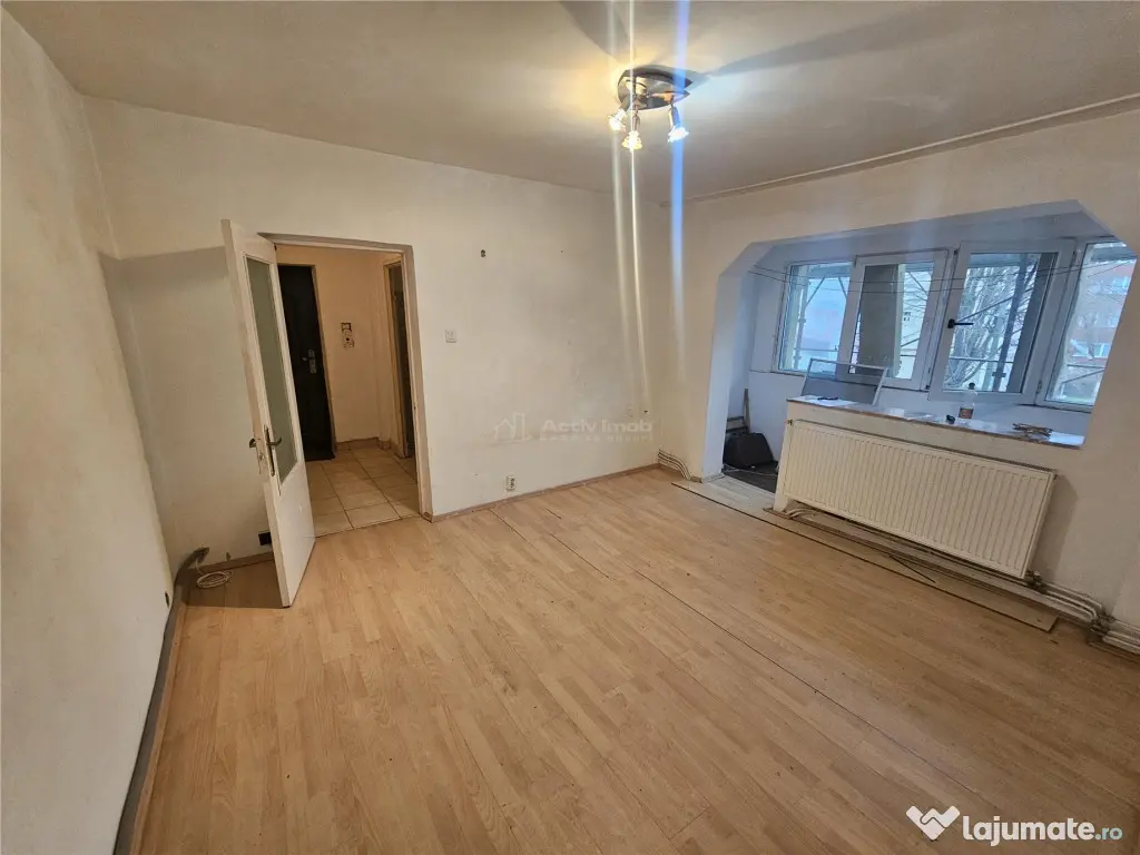 Resita, 2 Cam. Cf. 1, Et. 1, Micro 2 