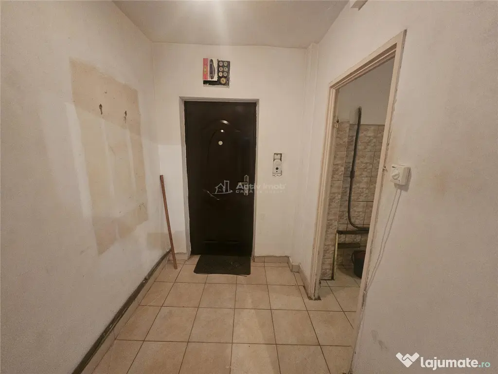 Resita, 2 Cam. Cf. 1, Et. 1, Micro 2 