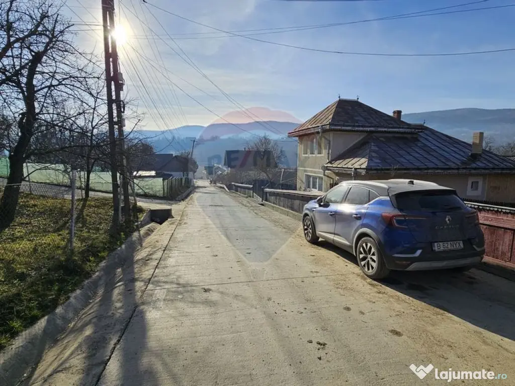 Casă / Vilă cu 3 camere de vânzare-Cacica-Suceava 