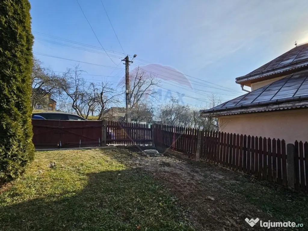 Casă / Vilă cu 3 camere de vânzare-Cacica-Suceava 