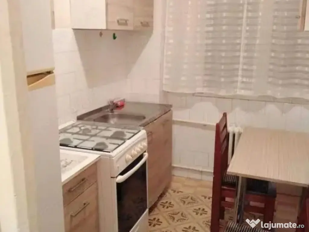 Garsoniera zona 13 Septemrbie 