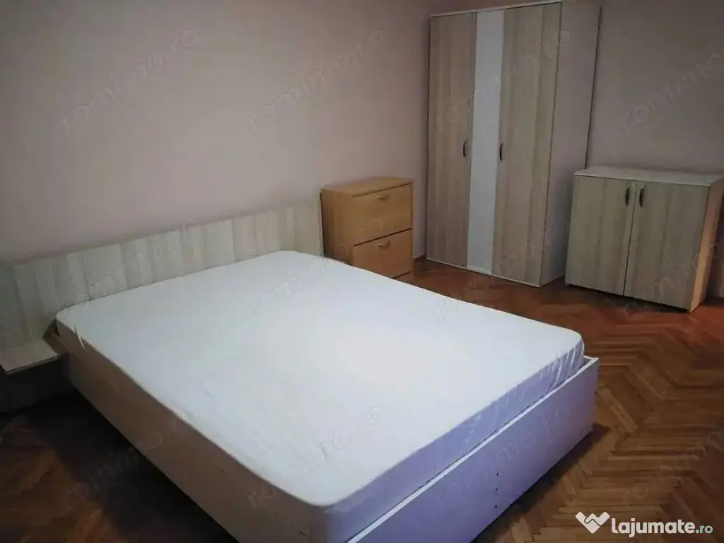 Garsoniera zona 13 Septemrbie 