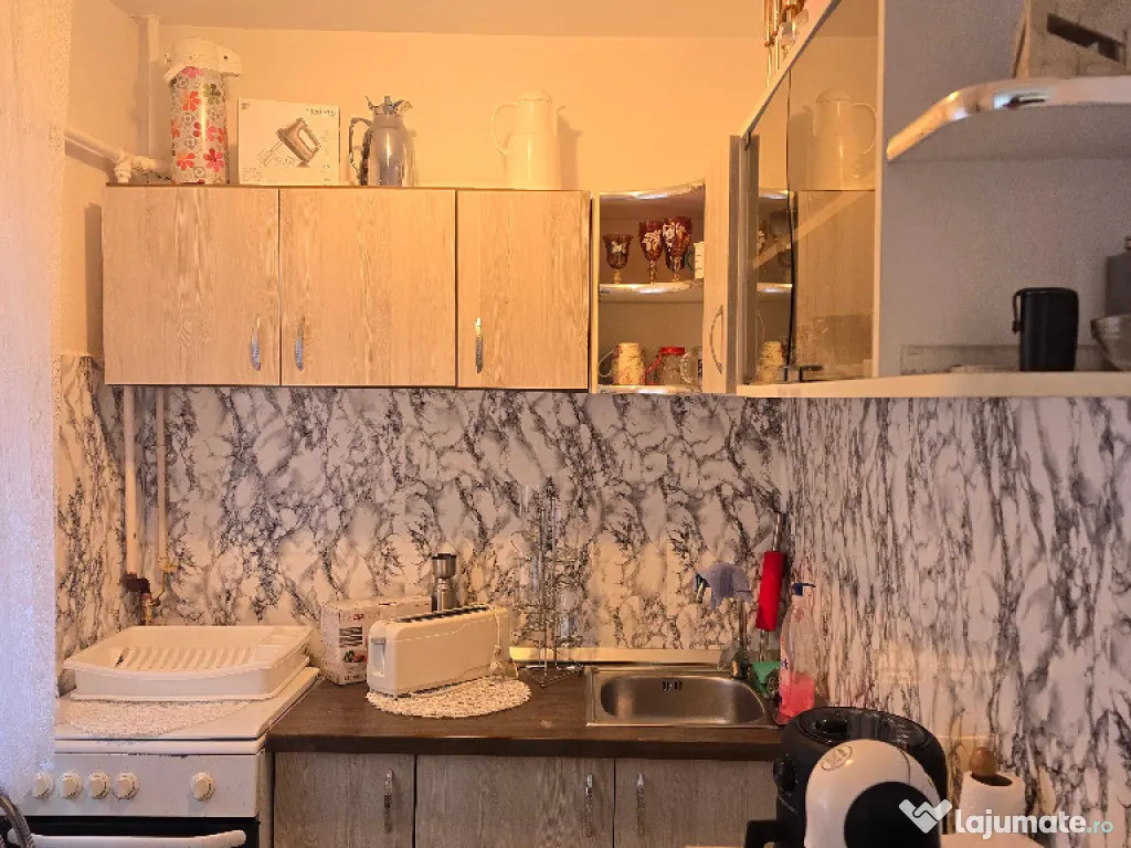 Vand garsoniera in Deva, Eminescu (Micro 15), parter inalt, mobilata