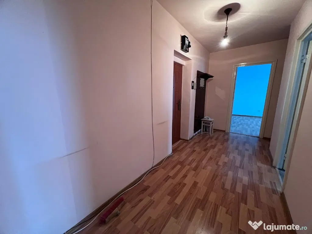 Apartament 2 camere,decomandat – Zona Nicolae Bălcescu 