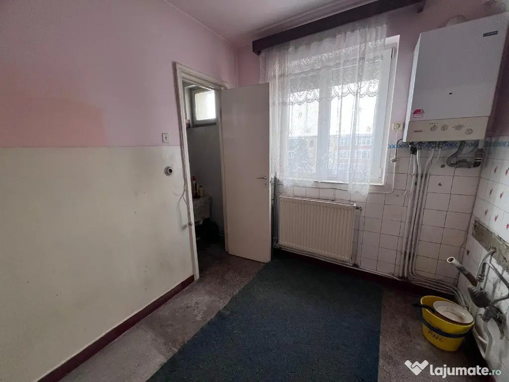 Apartament 2 camere,decomandat – Zona Nicolae Bălcescu 