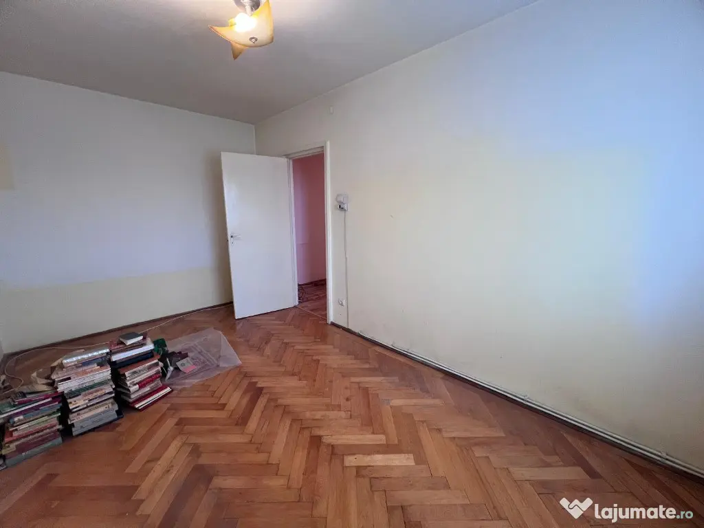 Apartament 2 camere,decomandat – Zona Nicolae Bălcescu 