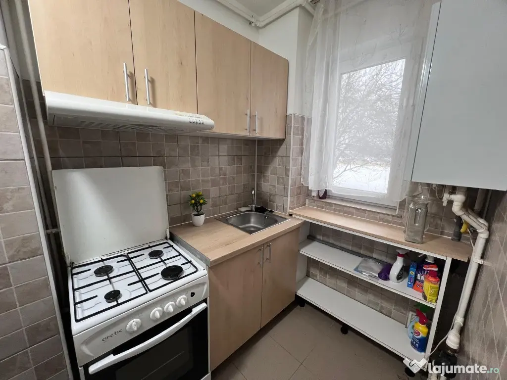 Apartament o camera,zona Zarandului 