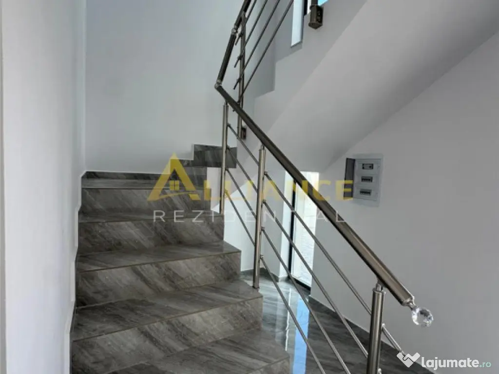 Casa de | Teren 350 mp | 4 camere | Dormitor cu baie propri