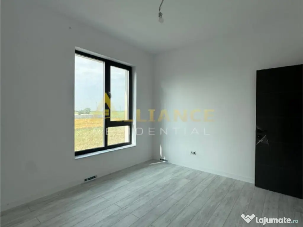 Casa de | Teren 350 mp | 4 camere | Dormitor cu baie propri