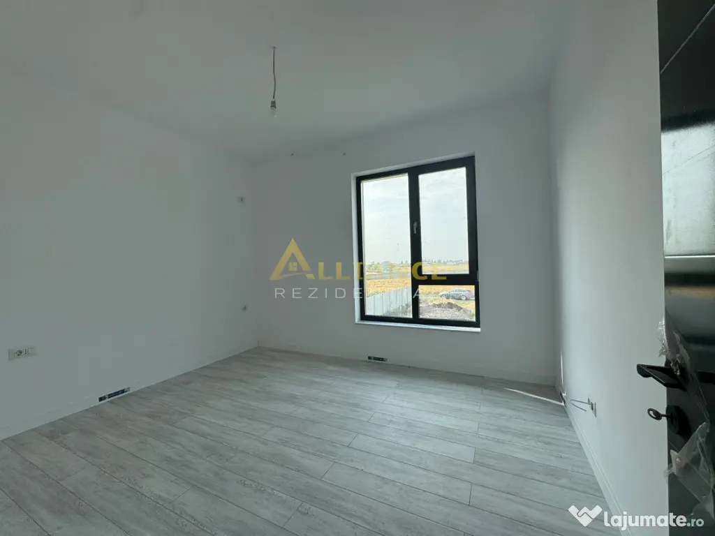 Casa de | Teren 350 mp | 4 camere | Dormitor cu baie propri