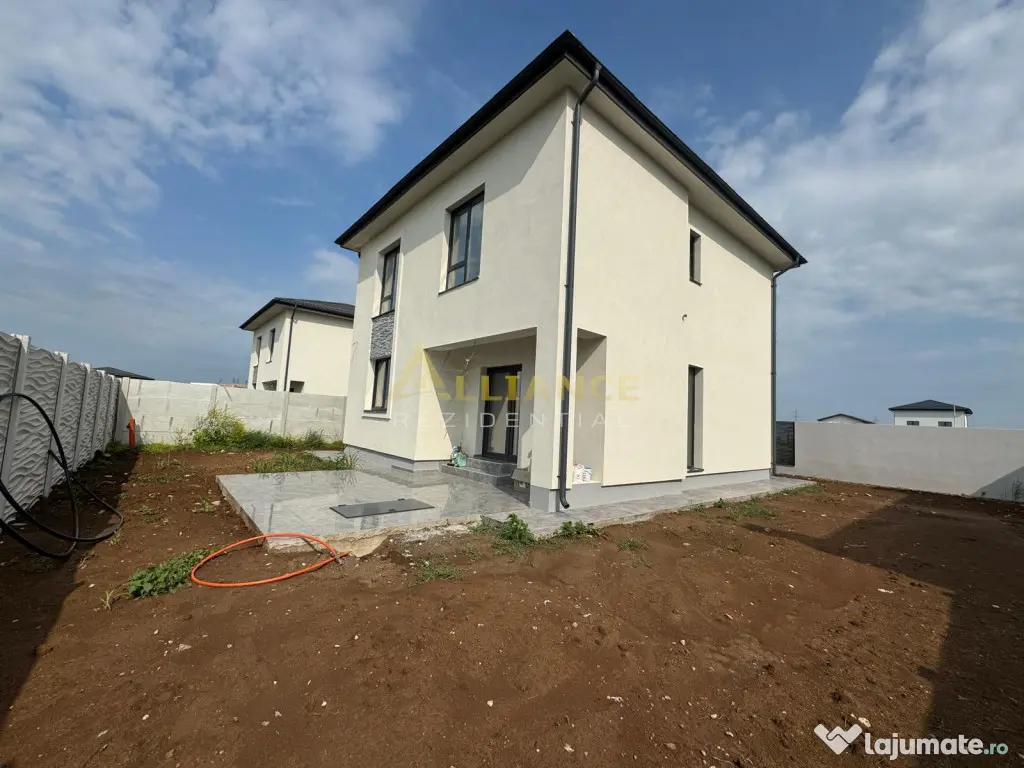 Casa de | Teren 350 mp | 4 camere | Dormitor cu baie propri