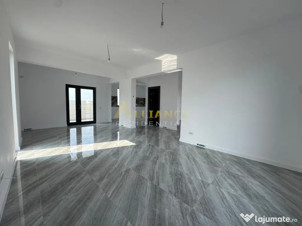 Casa de | Teren 350 mp | 4 camere | Dormitor cu baie propri