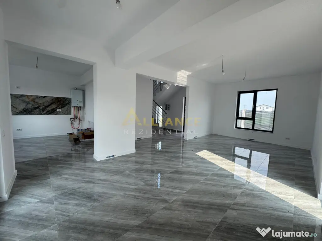 Casa de | Teren 350 mp | 4 camere | Dormitor cu baie propri