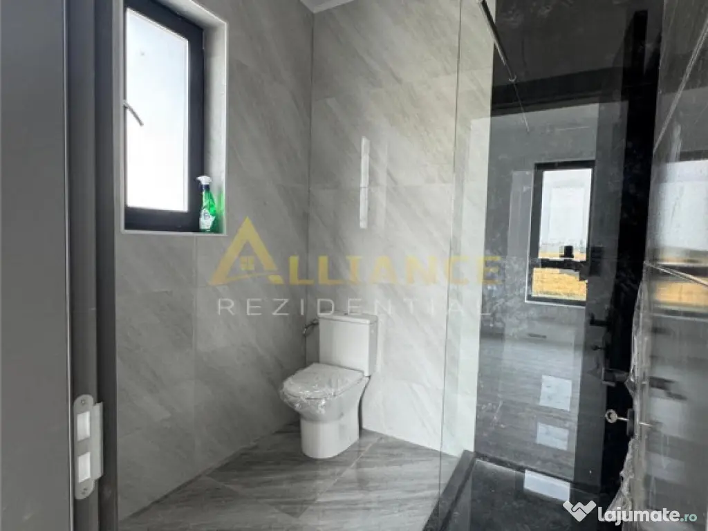 Casa de | Teren 350 mp | 4 camere | Dormitor cu baie propri