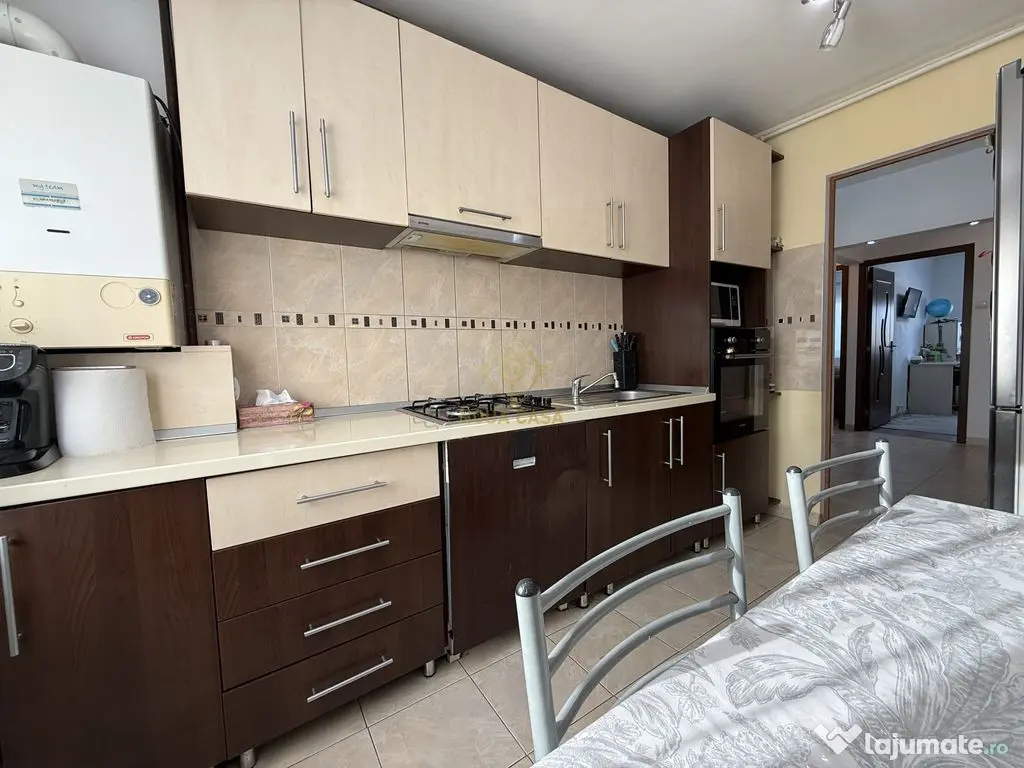 De vanzare Apartament Decomandat 3 Camere Zona Buna/Mobil... 