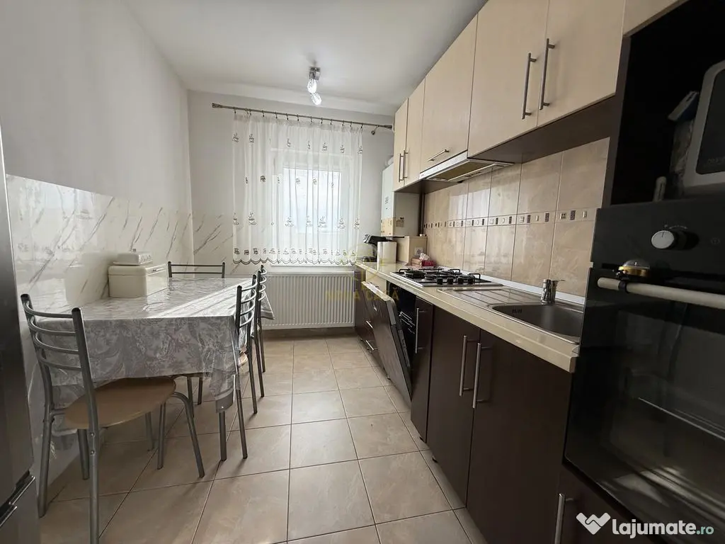 De vanzare Apartament Decomandat 3 Camere Zona Buna/Mobil... 