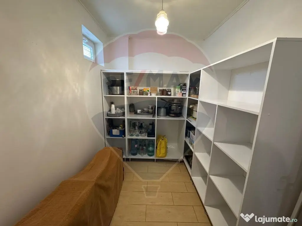 Casă / Vilă cu 6 camere de vânzare în zona Darmanesti 