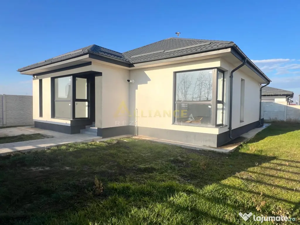 De casa pe parter - 3 camere, 2 bai, teren 376 mp