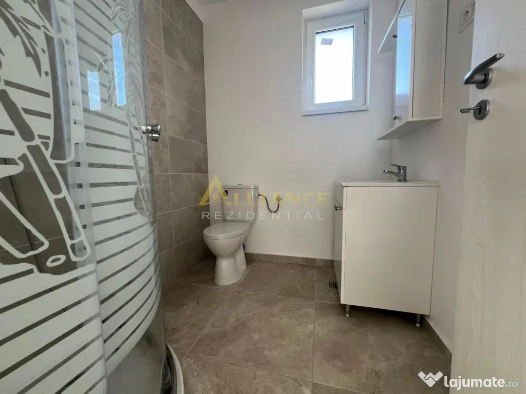 De casa pe parter - 3 camere, 2 bai, teren 376 mp