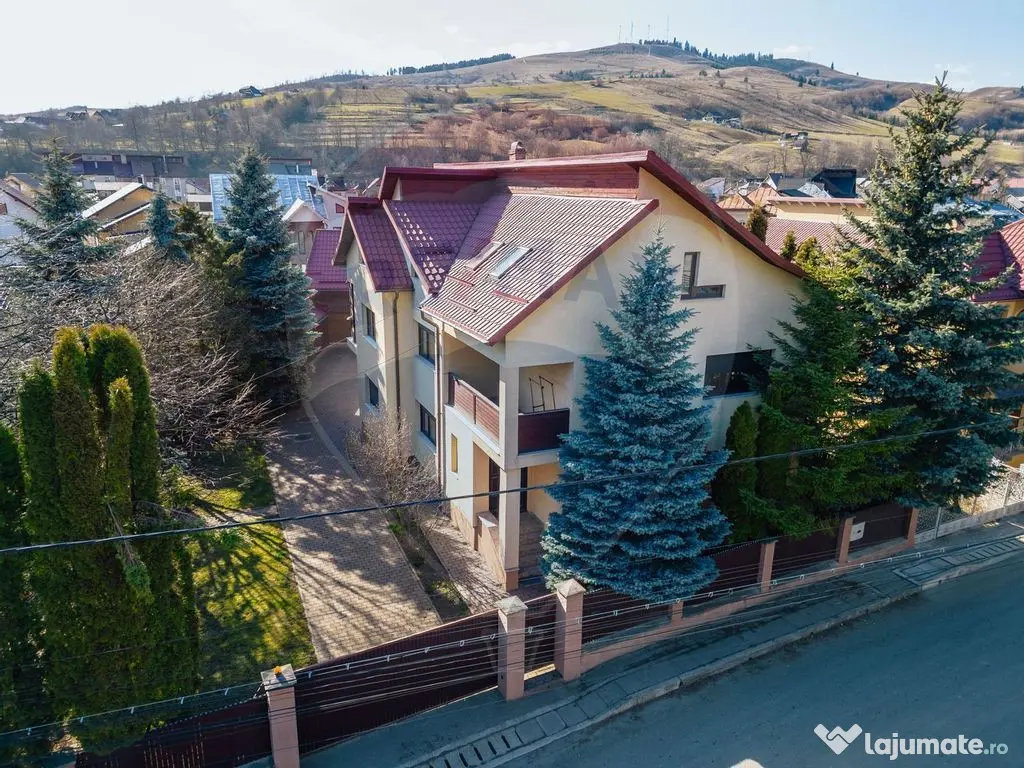 Casă / Vilă în zona Gura Humorului 