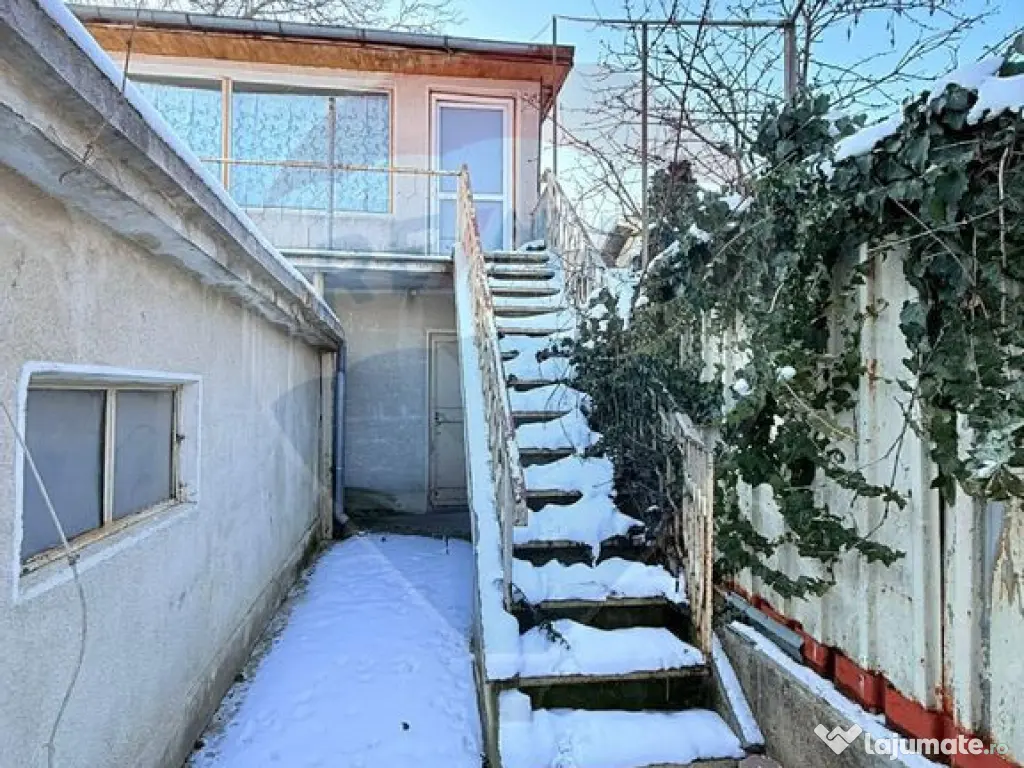 Casă de vanzare cu curte | 4 camere | Zona Gorjului | Te... 