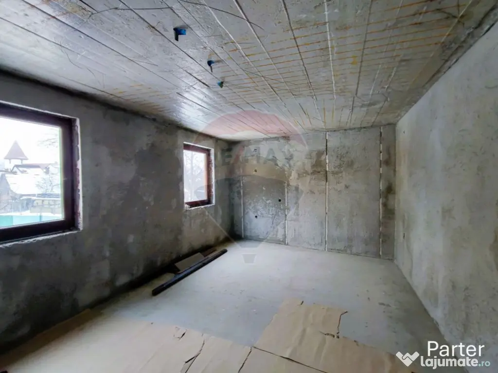 Casă/vilă spațioasă, centrală în Săliște, structu...