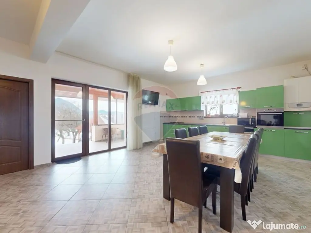 Casă de vacanță/Pensiune | Bran | 728 mp curte