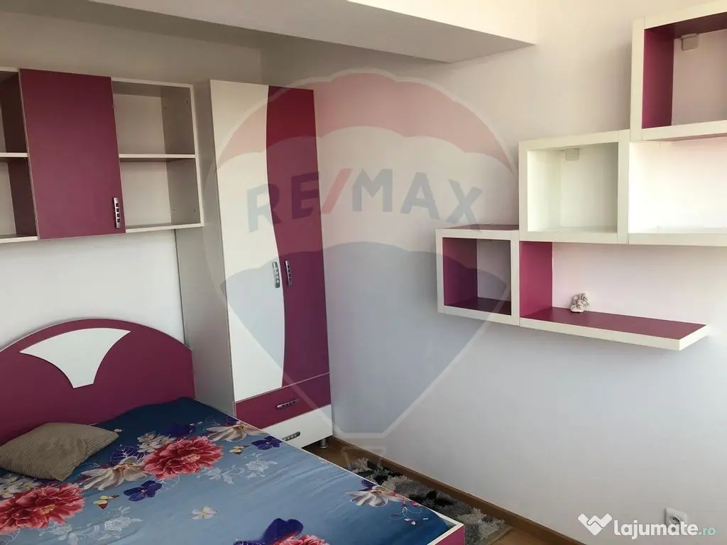 Apartament cu 3 camere de închiriat în zona Nufărul 