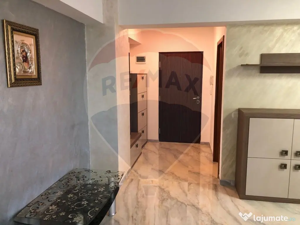 Apartament cu 3 camere de închiriat în zona Nufărul 