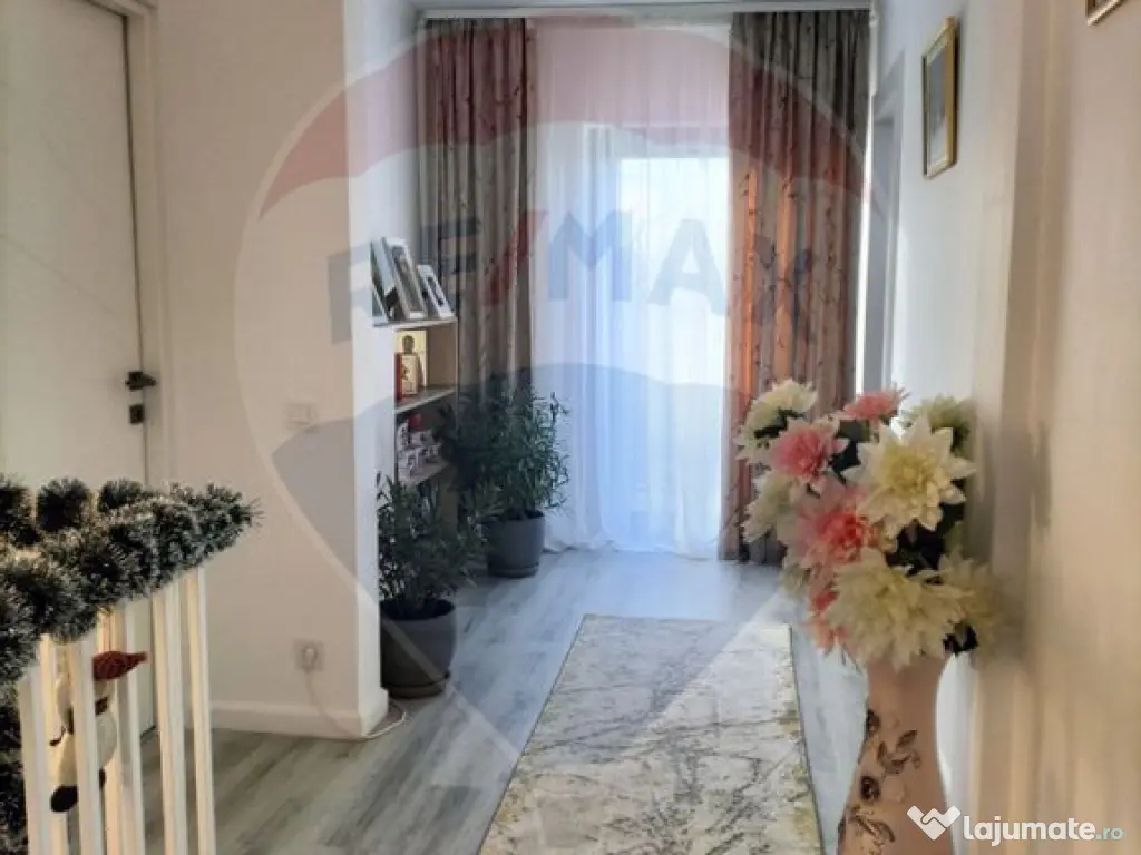 Casă / Vilă cu 5 camere - la 2 minute de Complex Cosmop... 