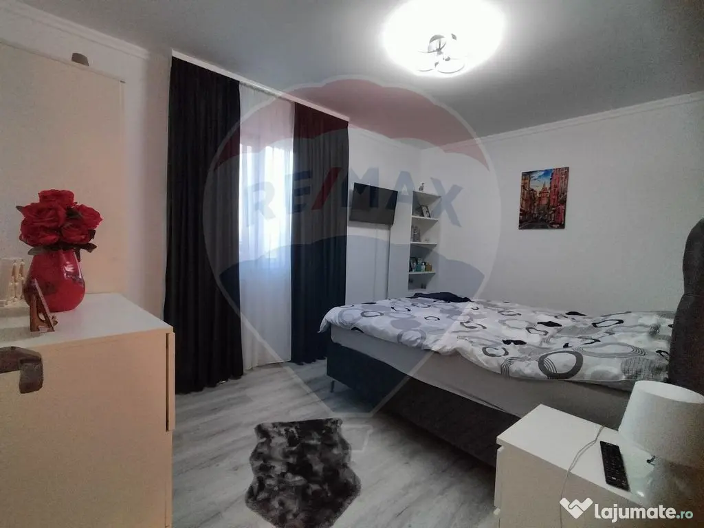 Casă / Vilă cu 5 camere - la 2 minute de Complex Cosmop... 