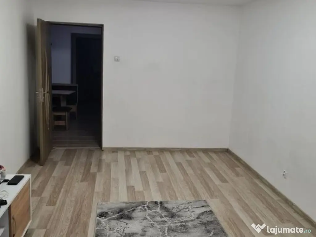 Apartament 2 camere decomandat 