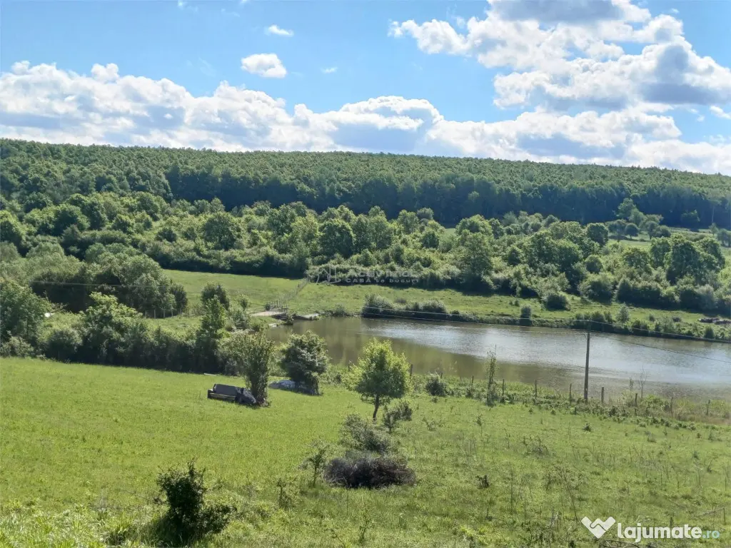 Teren 550 mp de in Tocile 