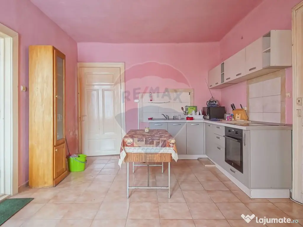 Casă de vânzare în centrul localității Prejmer, tere... 