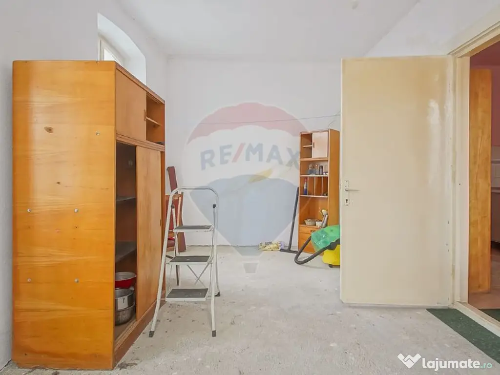 Casă de vânzare în centrul localității Prejmer, tere... 