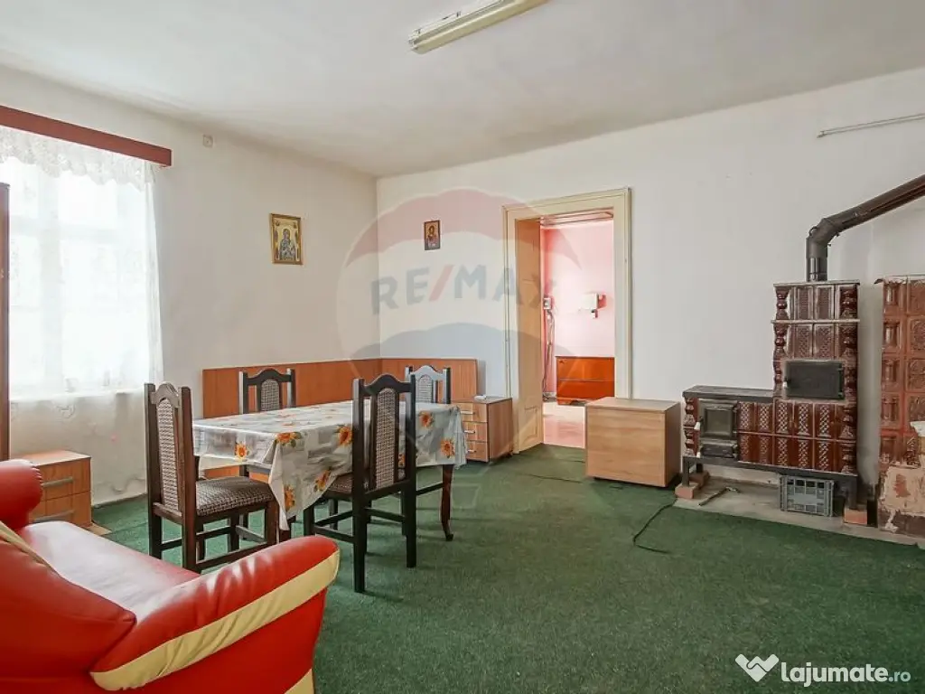 Casă de vânzare în centrul localității Prejmer, tere... 