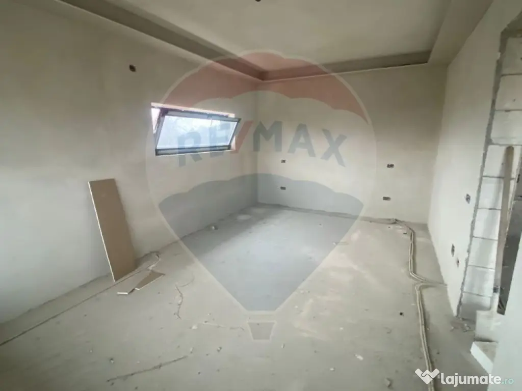 Casă / Vilă cu 4 camere de vânzare, Nucet, Dambovita. 