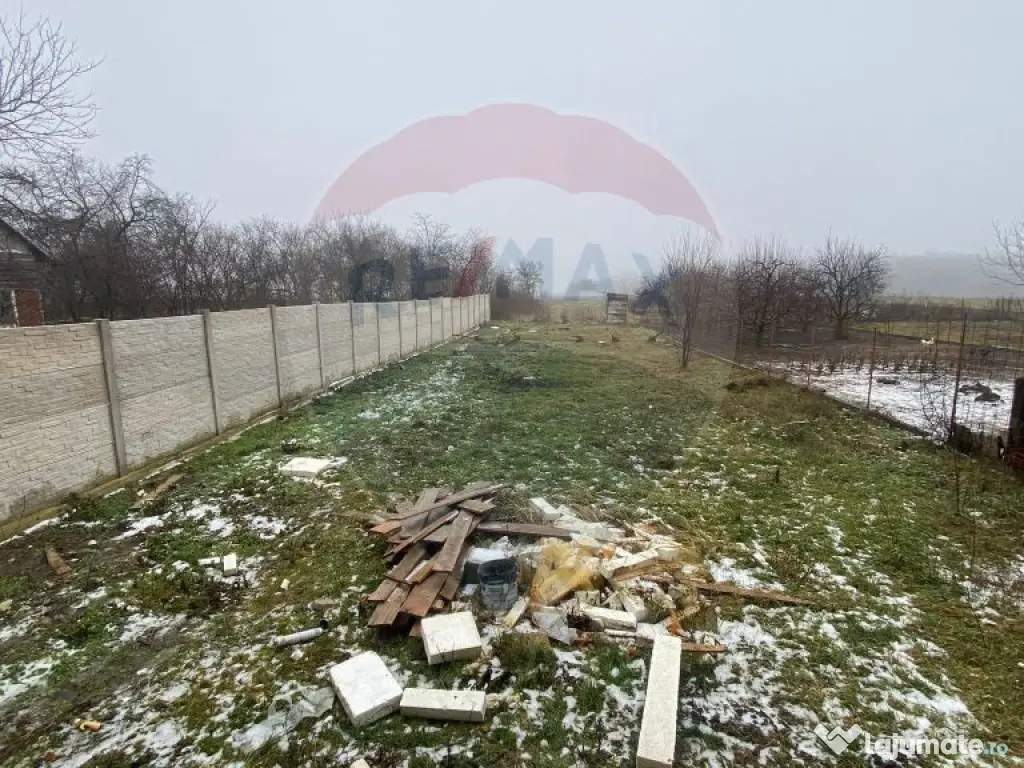 Casă / Vilă cu 4 camere de vânzare, Nucet, Dambovita. 