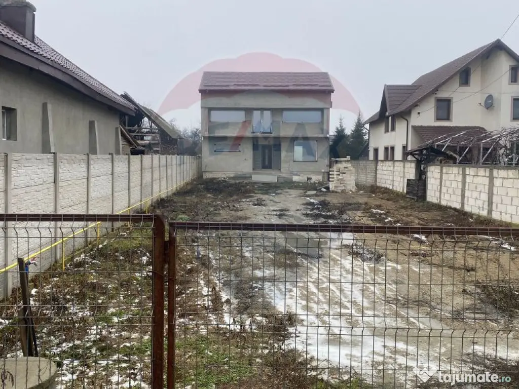 Casă / Vilă cu 4 camere de vânzare, Nucet, Dambovita. 