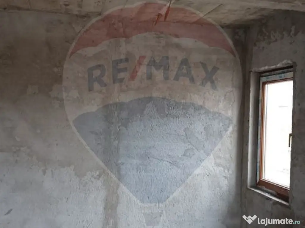 Vanzare Casă / Vilă 5 camere Saftica Primarie