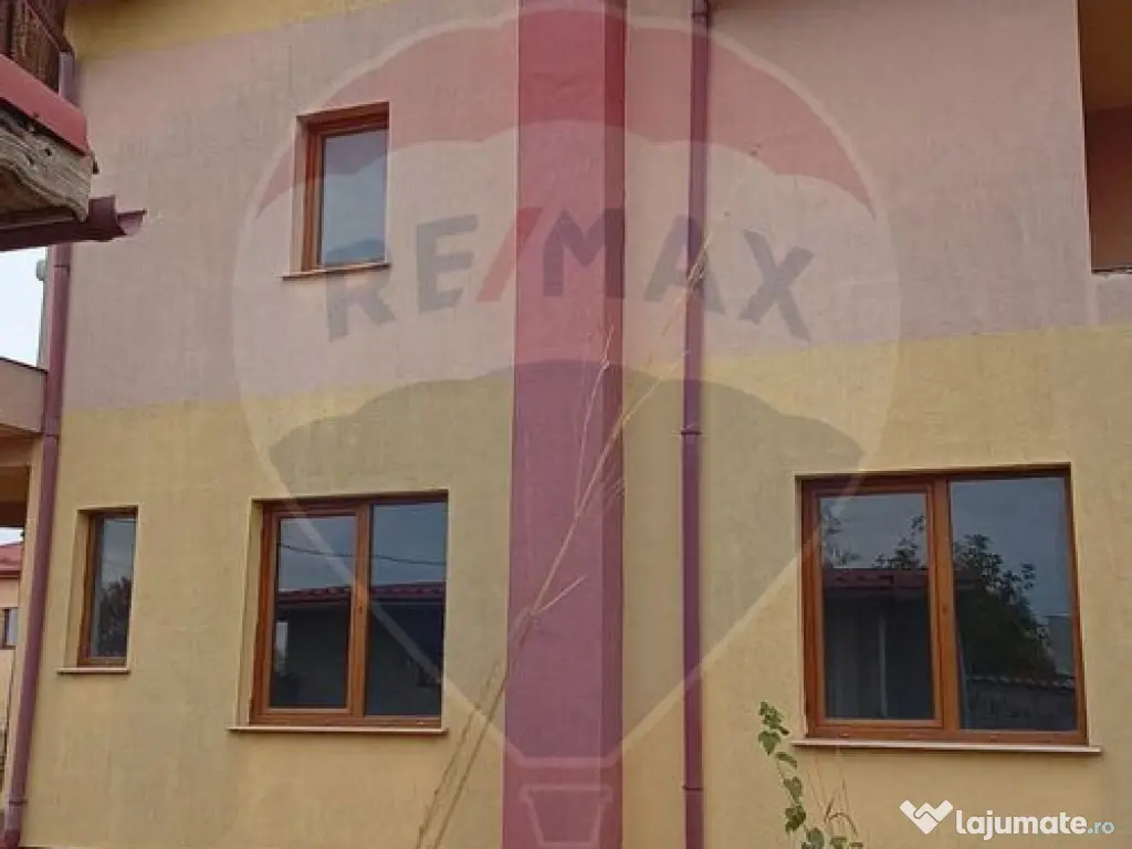 Vanzare Casă / Vilă 5 camere Saftica Primarie