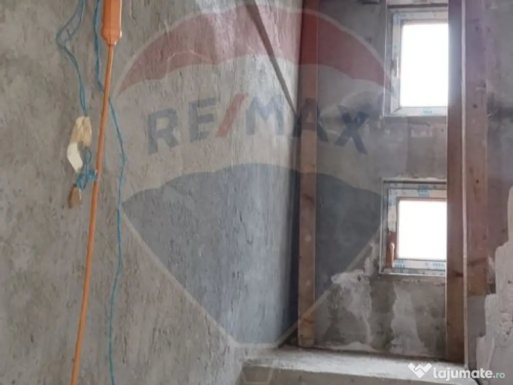 Vanzare Casă / Vilă 5 camere Saftica Primarie