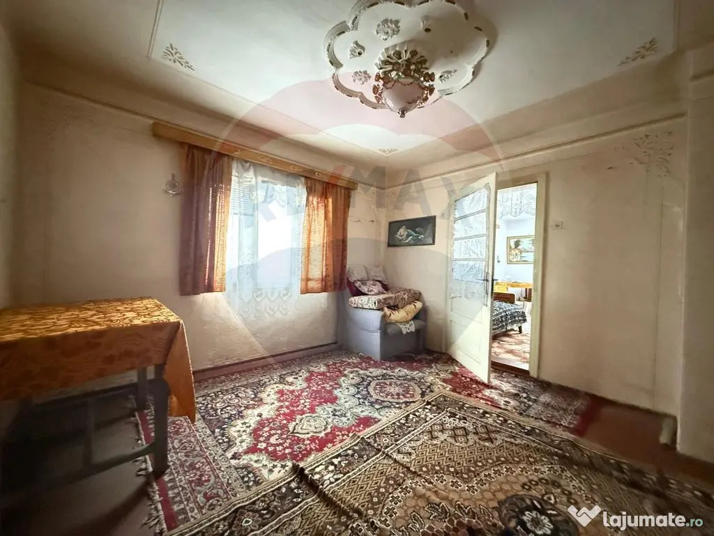 Casă cu Teren de Vânzare în Gura Humorului – strada ... 