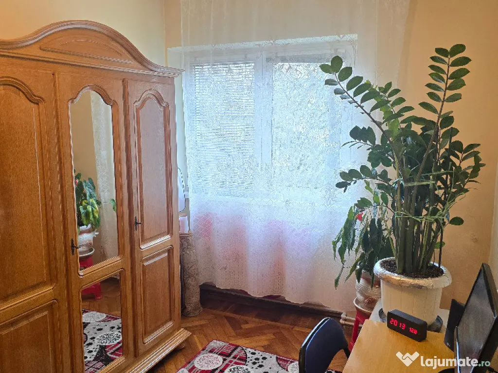 Vand apartament 2 camere in Deva, zona Zamfirescu, et. 2 